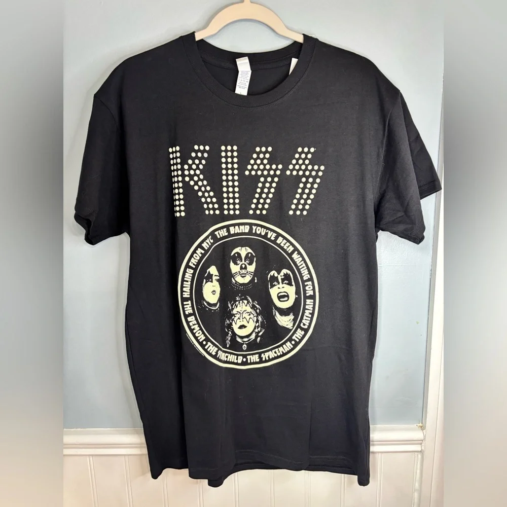 KISS Large Black Graphic Band T Shirt New With Tags P2P 21” Length 30”